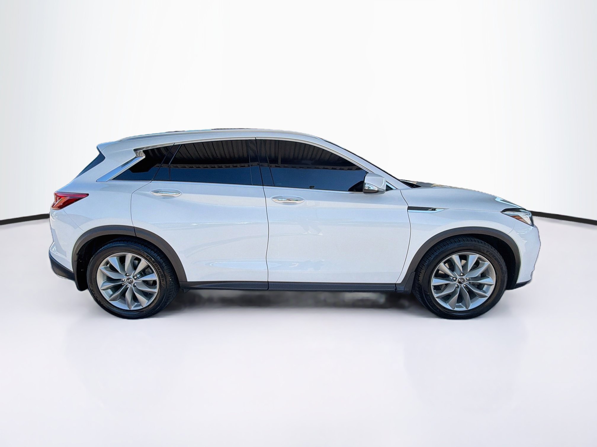 Used 2019 INFINITI QX50 Luxe w/ Navigation Package AWD/4WD image 10