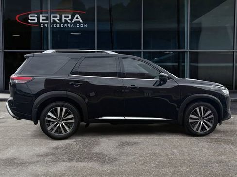 Used 2022 Nissan Pathfinder Platinum AWD/4WD image 6