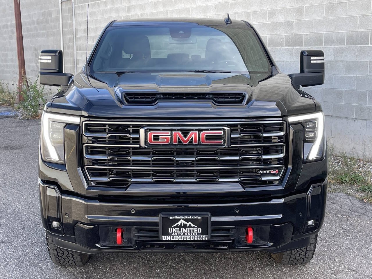 Used 2026 GMC Sierra 2500 AT4 AWD/4WD image 2
