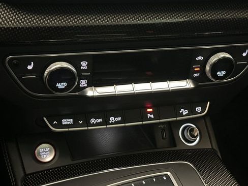 Used 2018 Audi SQ5 Premium Plus w/ Navigation Package image 21