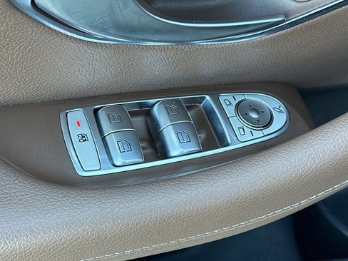 Used 2018 Mercedes-Benz E 300 image 13