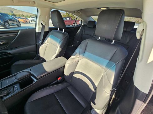 Used 2022 Lexus ES 300h w/ Premium Package FWD image 21