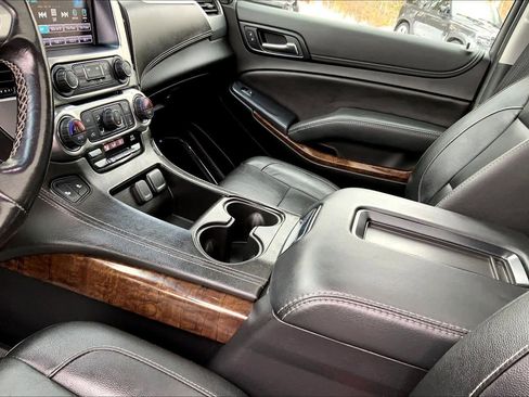 Used 2019 Chevrolet Tahoe LT w/ Luxury Package image 16