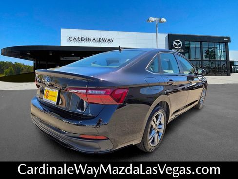 Used 2024 Volkswagen Jetta SE FWD image 6