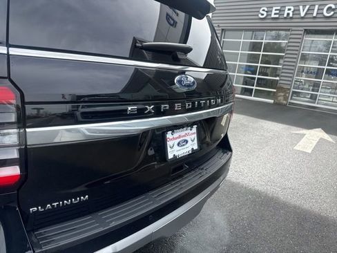 Used 2024 Ford Expedition Platinum image 10