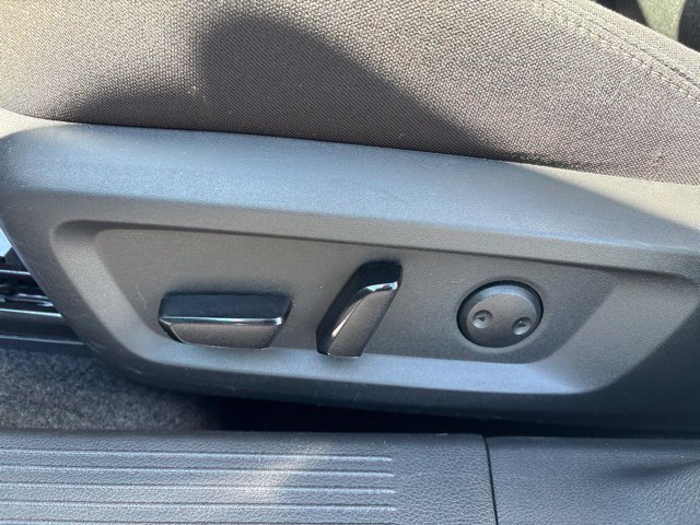 Used 2024 Nissan Rogue SV FWD image 15