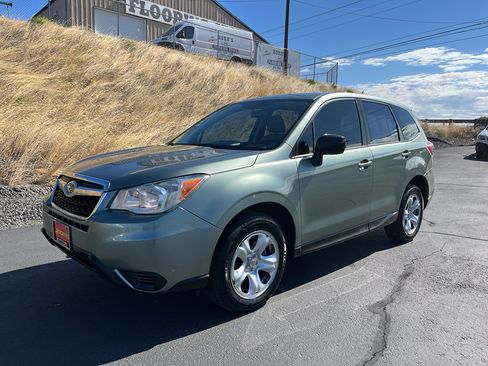 Used 2014 Subaru Forester 2.5i AWD/4WD image 7