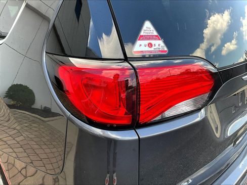 Used 2018 Chrysler Pacifica Touring-L Plus FWD image 23