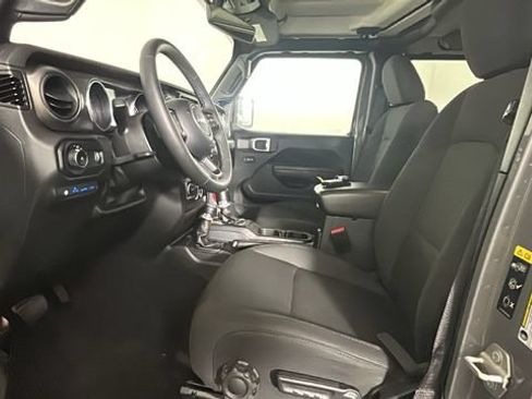 Used 2023 Jeep Wrangler Unlimited w/ Cold Weather Group AWD/4WD image 10