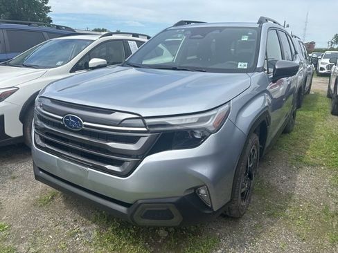 Used 2025 Subaru Forester Limited AWD/4WD image 1