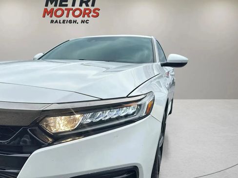 Used 2018 Honda Accord Sport image 10