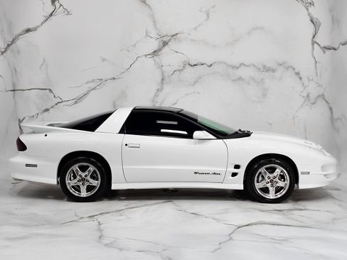 Used 2002 Pontiac Firebird Formula image 7