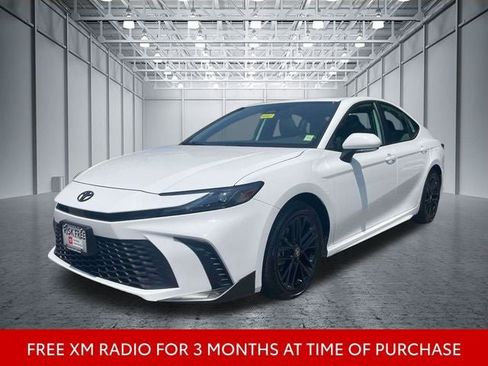 Used 2025 Toyota Camry SE w/ Multimedia Upgrade Package AWD/4WD image 4