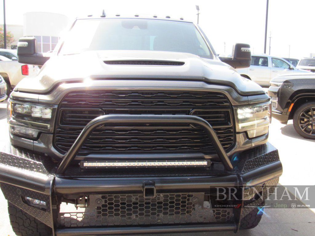 Used 2023 RAM 2500 Limited AWD/4WD image 9