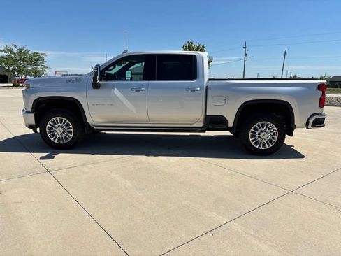 Used 2022 Chevrolet Silverado 2500 High Country w/ Z71 Off-Road Package AWD/4WD image 9