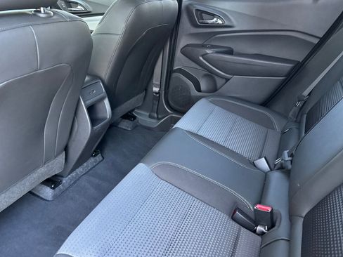 Used 2025 Chevrolet Trax LT w/ Driver Confidence Package image 12