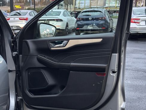 Used 2021 Ford Escape Titanium w/ Titanium Elite Package image 11