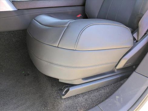 New 2025 Land Rover Range Rover SE image 4