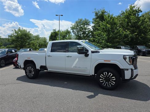 Used 2024 GMC Sierra 2500 Denali Ultimate AWD/4WD image 1