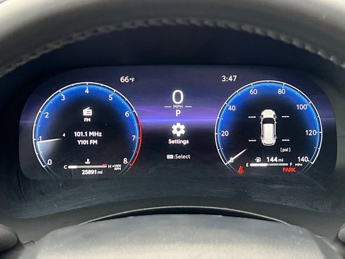 Used 2024 Toyota Highlander LE image 25