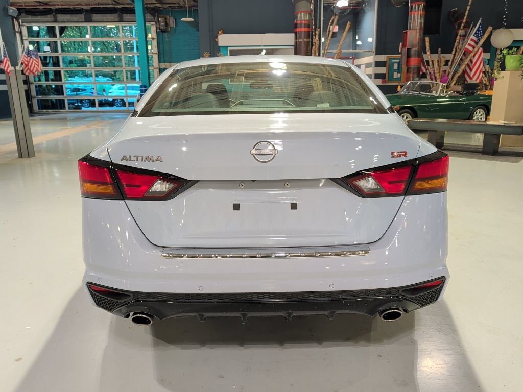 Used 2023 Nissan Altima 2.5 SR FWD image 10