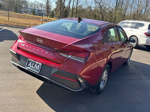 New 2026 Hyundai Elantra SE image 5