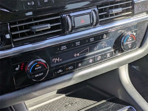 Used 2023 Nissan Pathfinder SL image 23