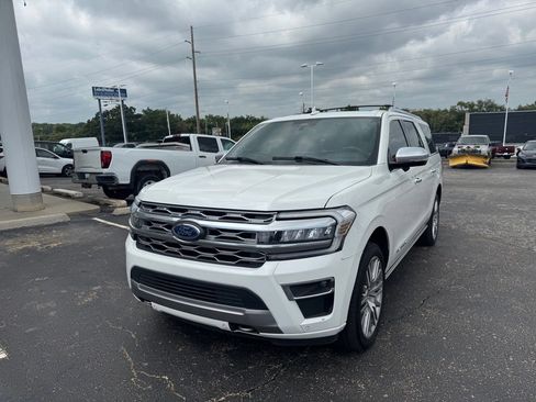 Used 2023 Ford Expedition Max Platinum AWD/4WD image 3