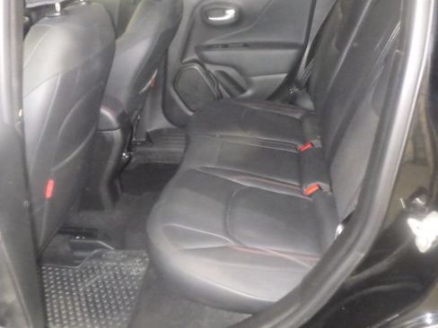 Used 2023 Jeep Renegade Trailhawk w/ Trailhawk Elite Group AWD/4WD image 7