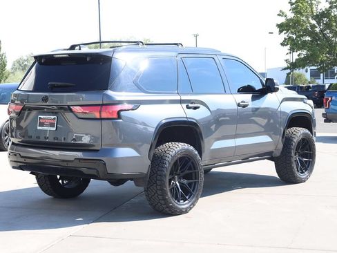 Used 2024 Toyota Sequoia Platinum AWD/4WD image 6