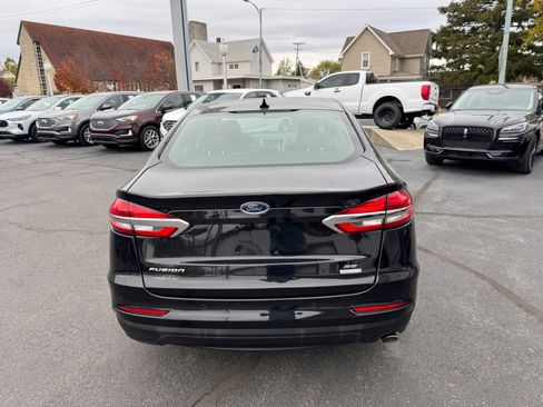 Used 2020 Ford Fusion SE image 4
