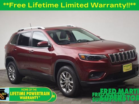 Used 2019 Jeep Cherokee Latitude Plus w/ Cold Weather Group AWD/4WD image 1