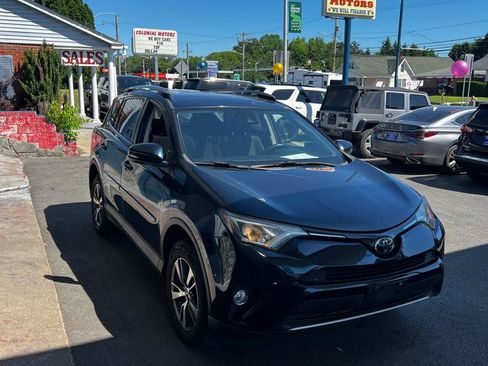 Used 2017 Toyota RAV4 XLE w/ Plus Extra Value Package AWD/4WD image 4