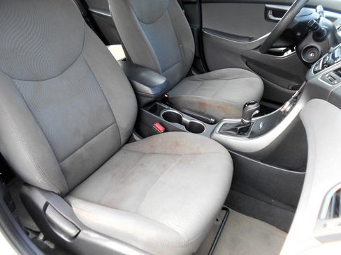 Used 2016 Hyundai Elantra SE image 23