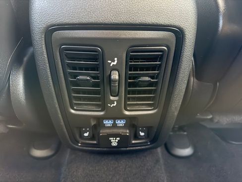 Used 2022 Dodge Durango GT image 23