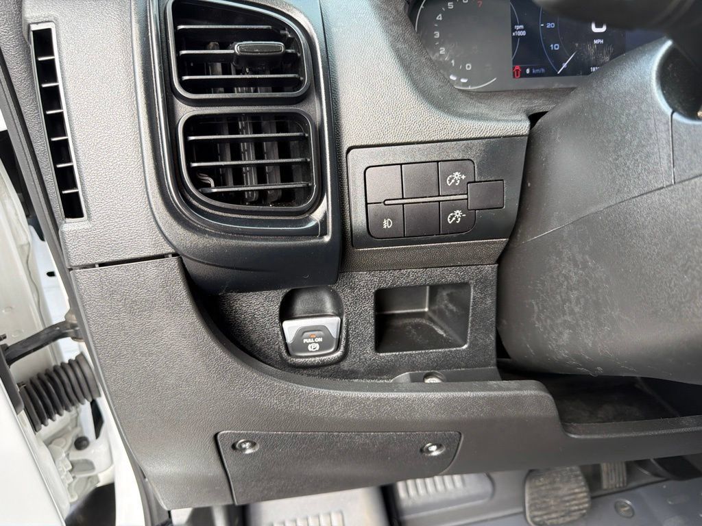 Used 2025 RAM ProMaster 2500 w/ U-Haul Equipment Group FWD image 23