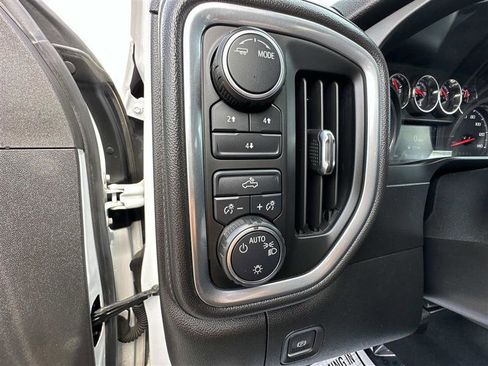 Used 2020 Chevrolet Silverado 2500 LT AWD/4WD image 14