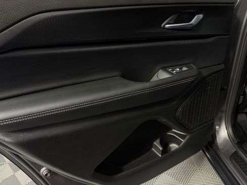 Certified 2025 Jeep Grand Cherokee L Altitude image 27