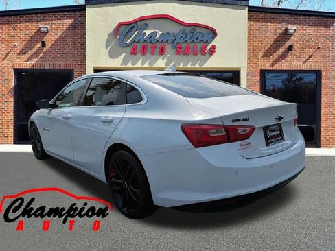 Used 2018 Chevrolet Malibu LT w/ Driver Confidence Package FWD image 7