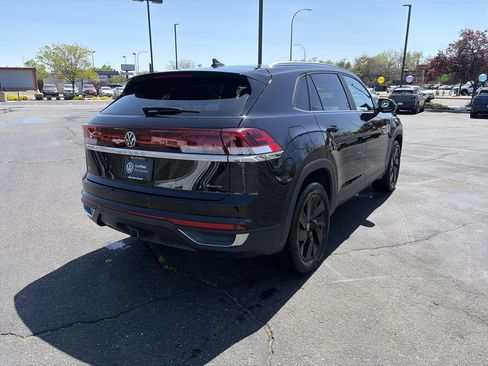 Used 2024 Volkswagen Atlas Cross Sport SE w/ Panoramic Sunroof Package AWD/4WD image 5
