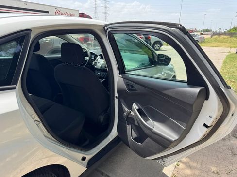 Used 2018 Ford Focus S FWD image 20