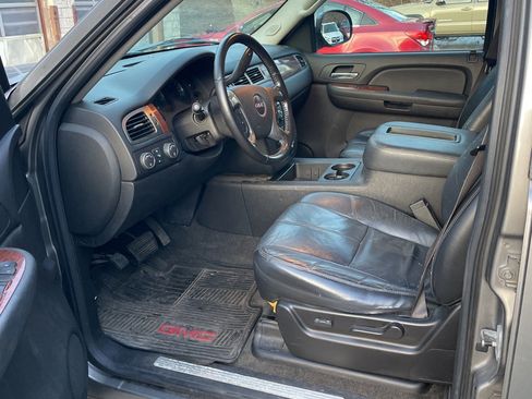 Used 2007 GMC Yukon SLT w/ SLT Preferred Equipment Group AWD/4WD image 11