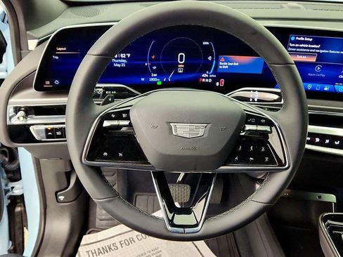 Used 2024 Cadillac Lyriq Tech RWD image 13