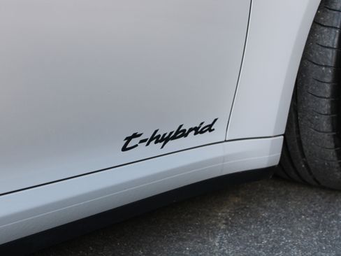 Certified 2025 Porsche 911 Carrera 4 GTS AWD/4WD image 17