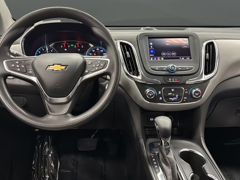 Used 2022 Chevrolet Equinox LS w/ LS Convenience Package AWD/4WD image 11