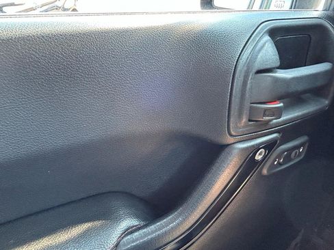Used 2012 Jeep Wrangler Unlimited Sahara AWD/4WD image 26