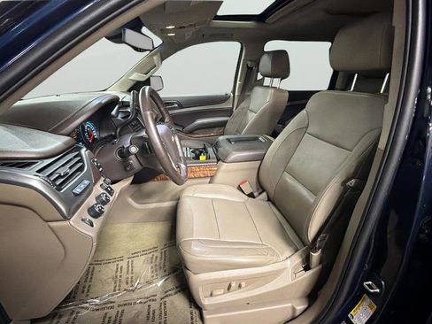 Used 2017 Chevrolet Suburban Premier image 32