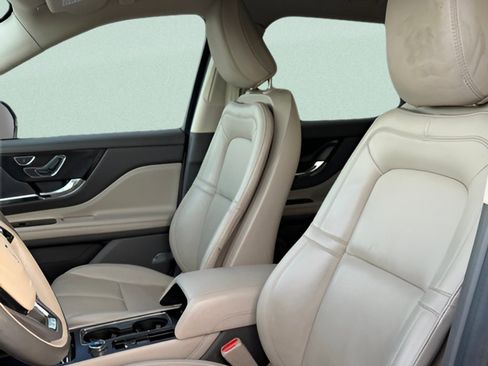 Used 2022 Lincoln Corsair Grand Touring image 18