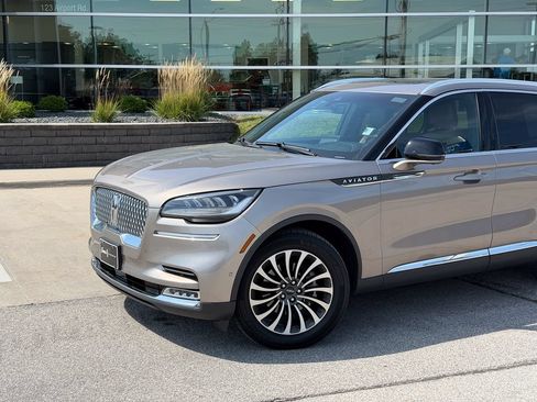 Used 2020 Lincoln Aviator Reserve w/ Equipment Group 201A AWD/4WD image 2
