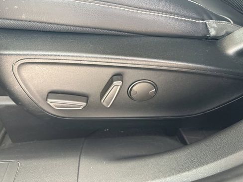 Used 2020 Ford Escape SE Sport image 16